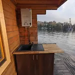 Hausboot mit Hottub in Berlin