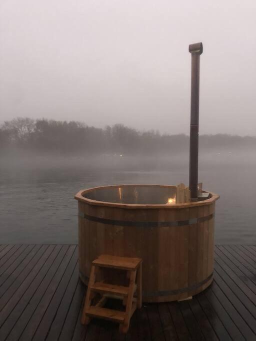 Hausboot Mit Hottub In * Berlim