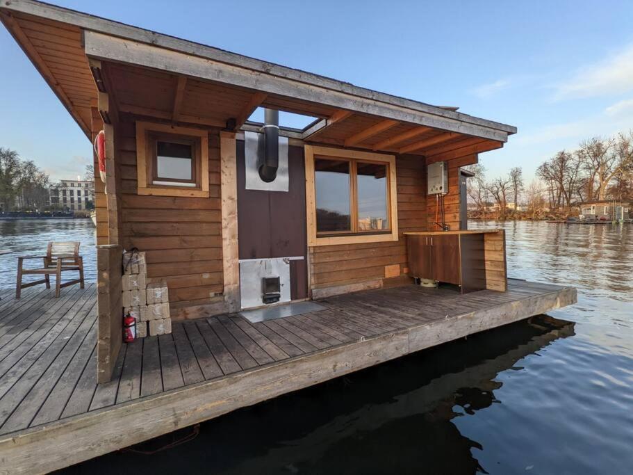 Hausboot Mit Hottub In Botel Berlijn