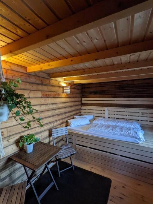 Hausboot Mit Hottub In Botel Berlijn